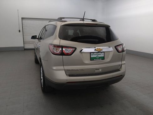 Used 2017 Chevrolet Traverse LT w/ Style and Technology Package AWD/4WD image 6