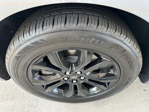 Certified 2024 Ford Edge SE w/ Black Appearance Package AWD/4WD image 5