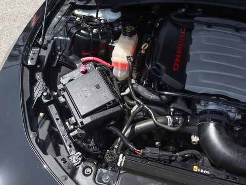 Used 2020 Chevrolet Camaro SS RWD image 11