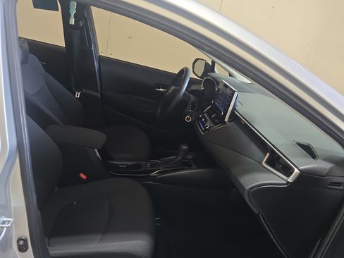 Used 2021 Toyota Corolla LE FWD image 14