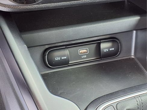 Used 2025 Kia Soul LX FWD image 13