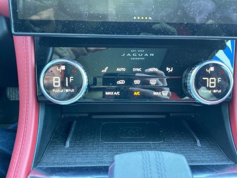 Used 2021 Jaguar F-PACE R-Dynamic S image 19