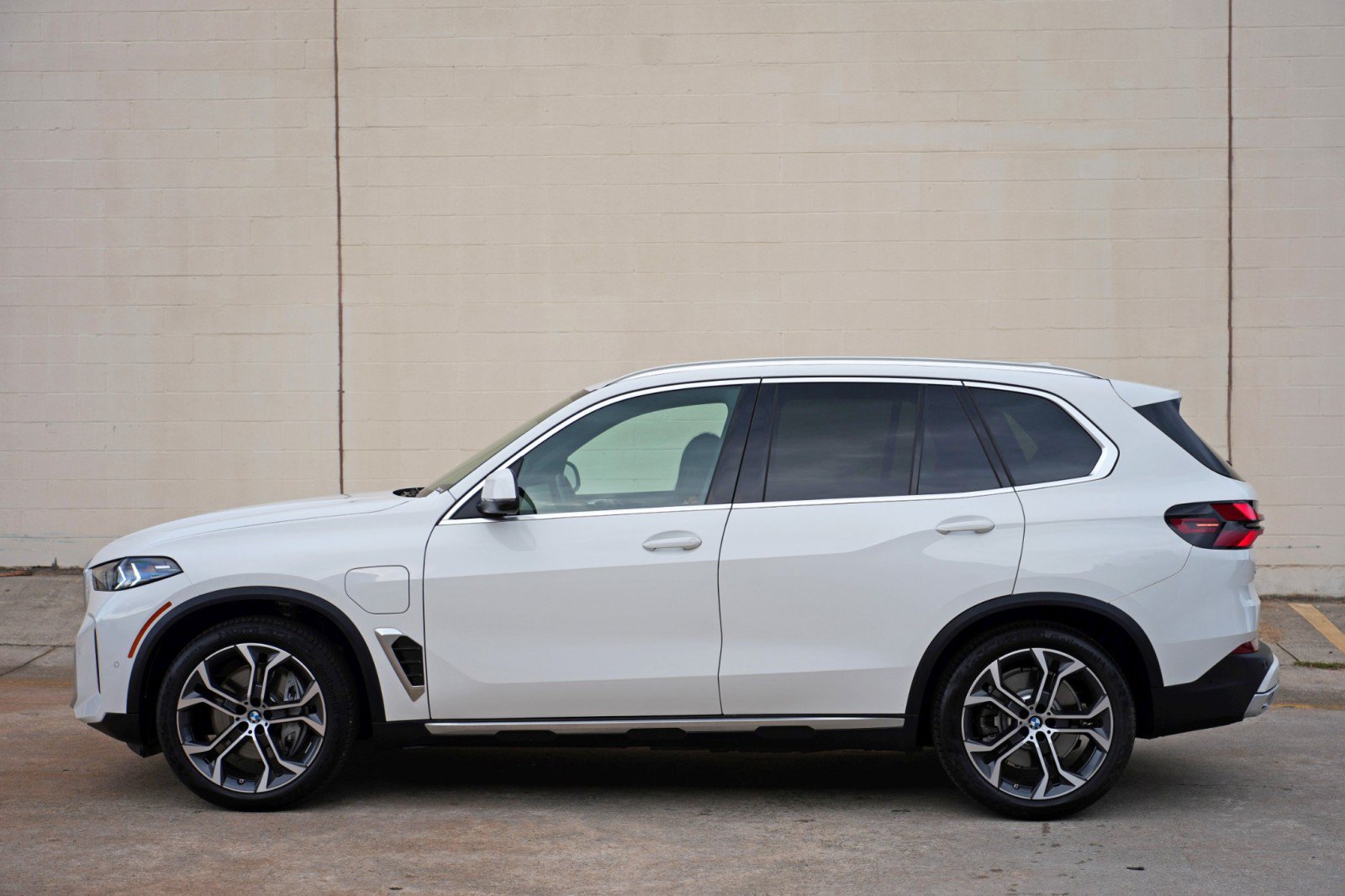 Used 2026 BMW X5 xDrive50e w/ Premium Package AWD/4WD image 56