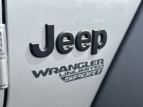 Used 2021 Jeep Wrangler Unlimited Sport AWD/4WD image 17