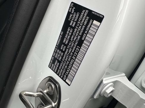 Certified 2025 Porsche Macan Turbo AWD/4WD image 7