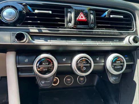 Used 2023 Genesis G70 2.0T AWD/4WD image 8