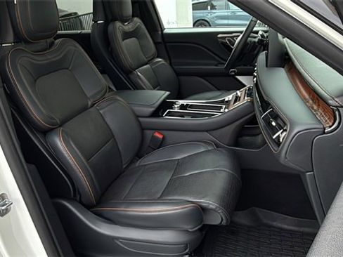 New 2025 Lincoln Aviator Black Label w/ Black Label Special Edition image 9