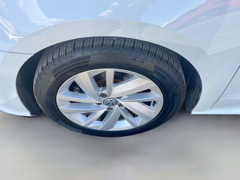 Used 2018 Volkswagen Passat 2.0T SE image 30