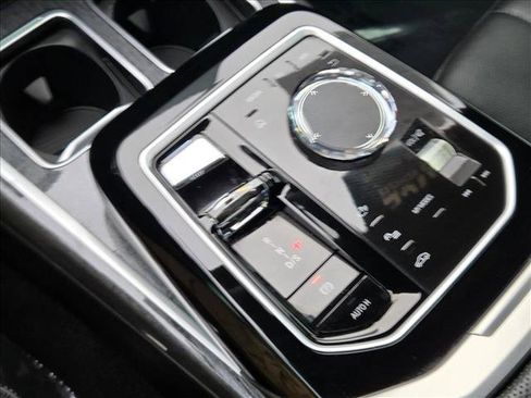 Certified 2023 BMW 760i xDrive image 12