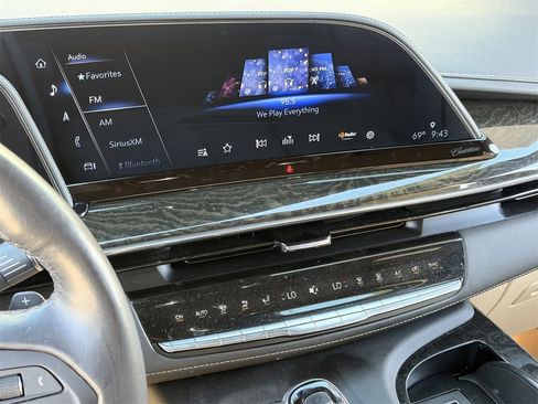 Certified 2023 Cadillac Escalade Premium Luxury w/ Performance Package image 27