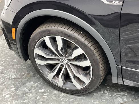Used 2020 Volkswagen Tiguan SEL Premium R-Line AWD/4WD image 34