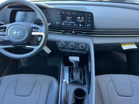 New 2026 Hyundai Elantra SE FWD image 12