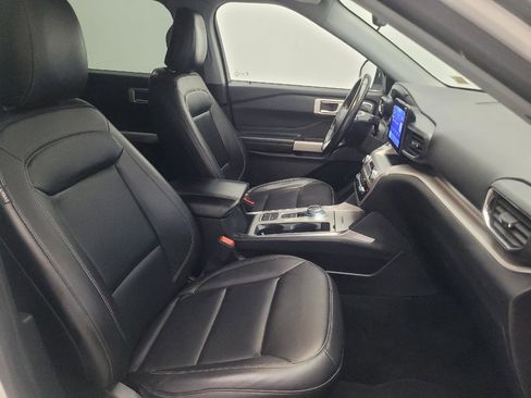 Used 2022 Ford Explorer XLT w/ Equipment Group 202A image 21