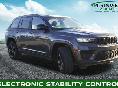 Used 2023 Jeep Grand Cherokee Altitude