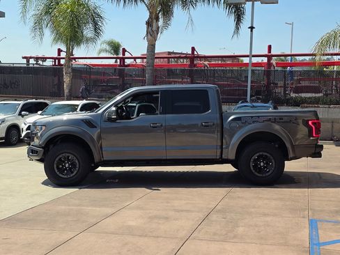 Used 2018 Ford F150 Raptor w/ Equipment Group 802A Luxury AWD/4WD image 9