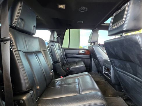 Used 2015 Lincoln Navigator 4WD image 26