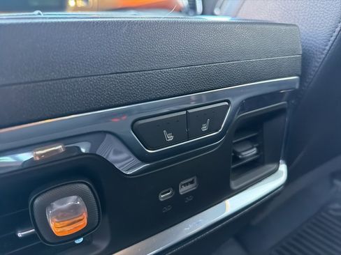 Certified 2022 GMC Sierra 1500 Denali image 10