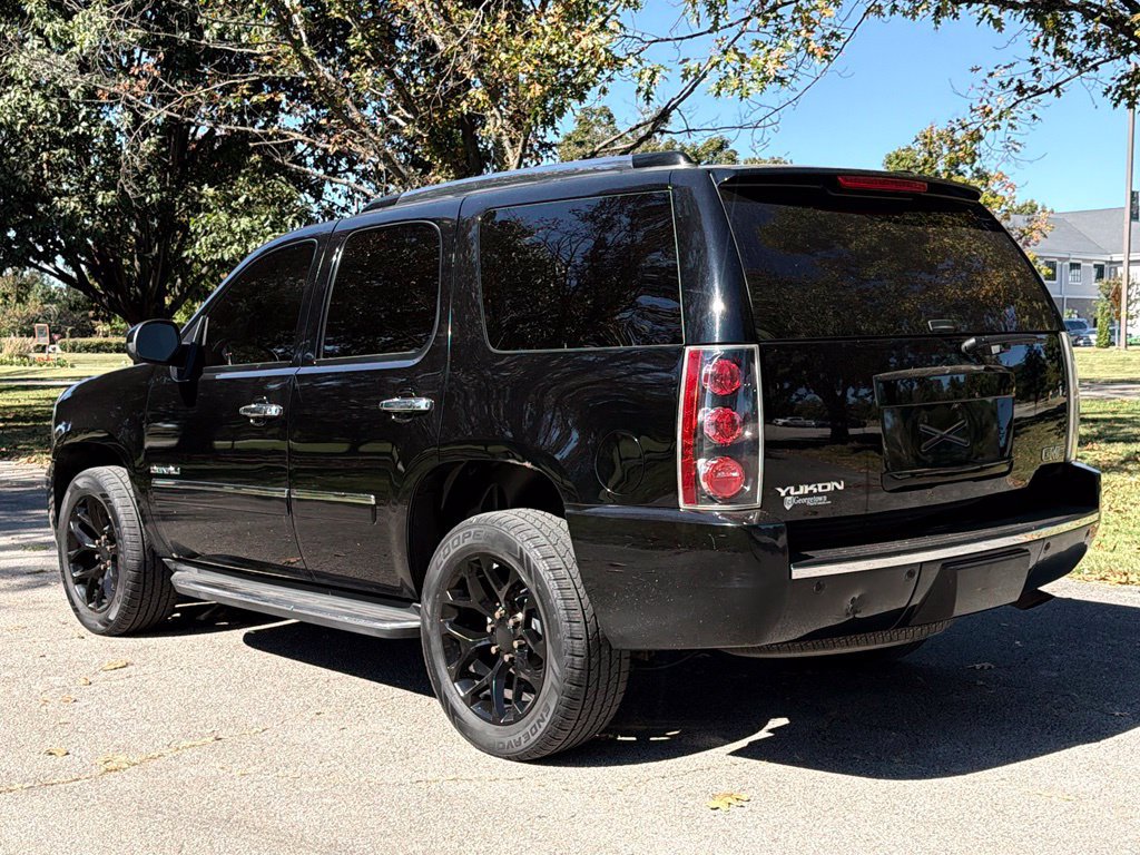 Used 2013 GMC Yukon Denali AWD/4WD image 6