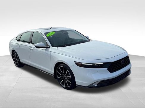 Used 2024 Honda Accord Touring image 9