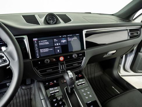 New 2026 Porsche Macan AWD/4WD image 13