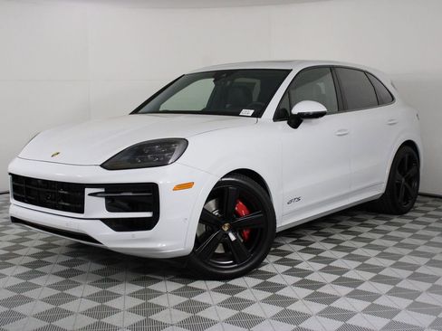 Certified 2025 Porsche Cayenne GTS image 35