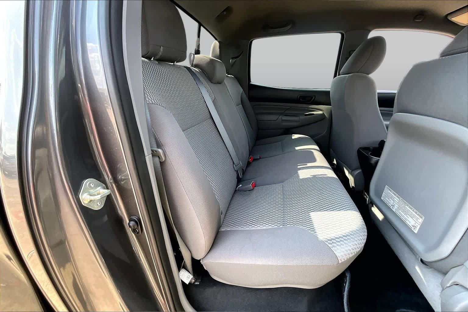 Used 2015 Toyota Tacoma PreRunner w/ SR5 Package RWD image 21