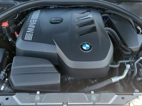 Used 2025 BMW 330i Sedan w/ Premium Package RWD image 34
