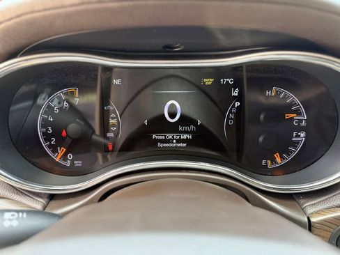 Used 2018 Jeep Grand Cherokee Overland AWD/4WD image 15