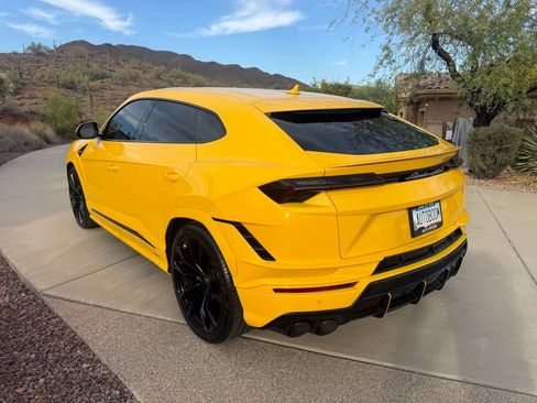 Used 2023 Lamborghini Urus S AWD/4WD image 10