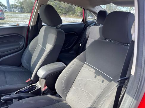 Used 2014 Ford Fiesta SE image 8