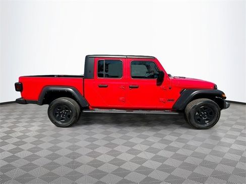 Used 2022 Jeep Gladiator Sport image 8