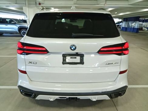 Used 2024 BMW X5 xDrive50e w/ M Sport Package AWD/4WD image 6