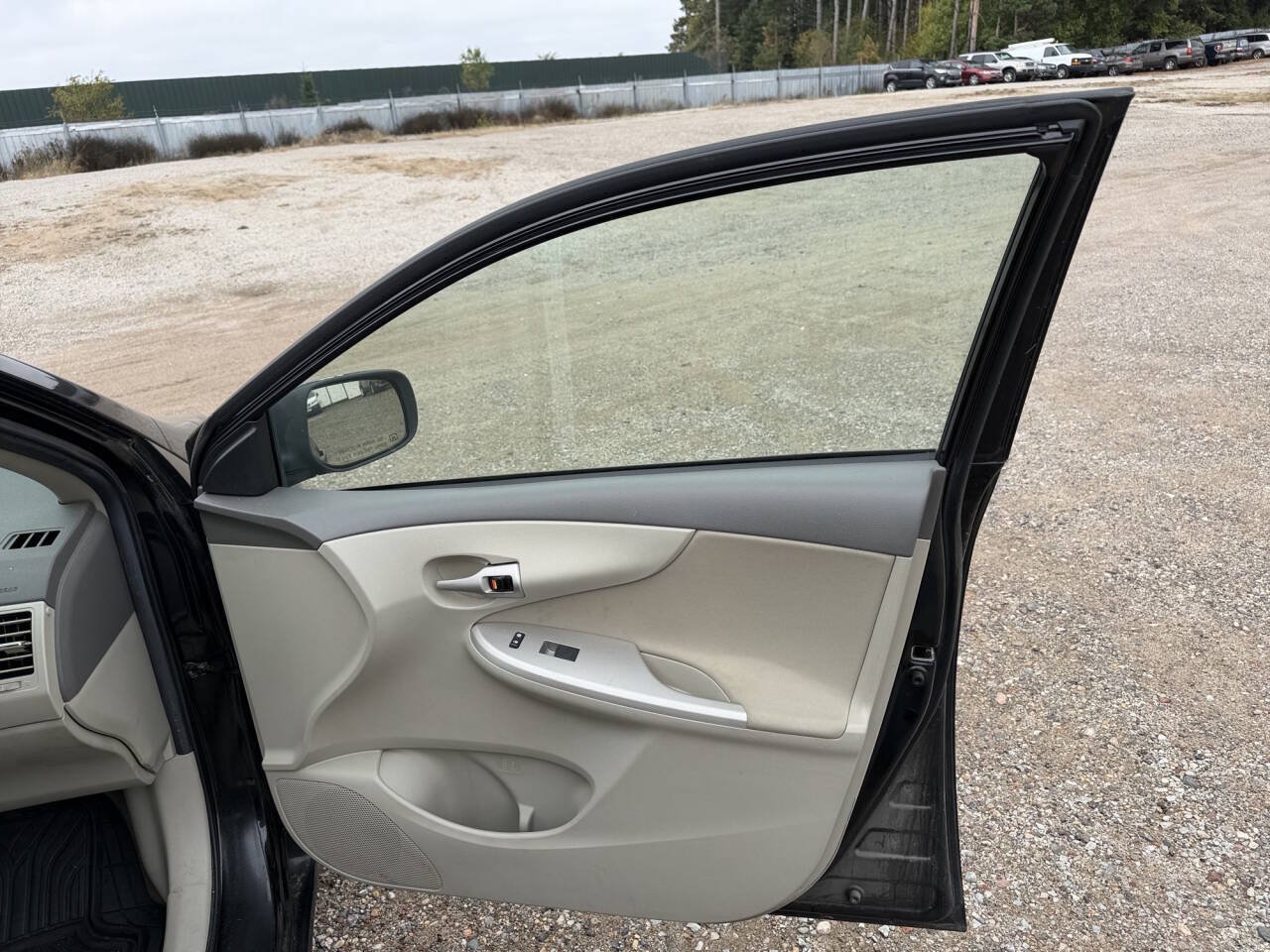 Used 2010 Toyota Corolla LE FWD image 28