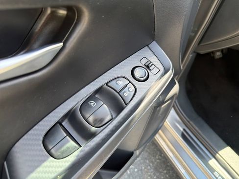 Used 2024 Nissan Sentra SV FWD image 11