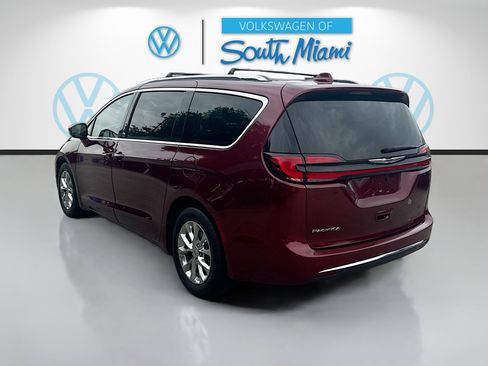 Used 2021 Chrysler Pacifica Touring-L w/ Premium & Safety Sphere Group FWD image 5