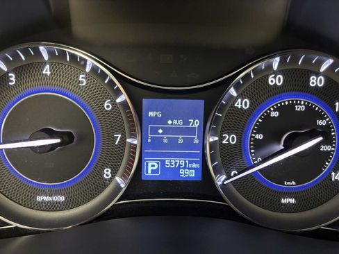 Used 2014 INFINITI QX80 2WD w/ Deluxe Touring Package image 16