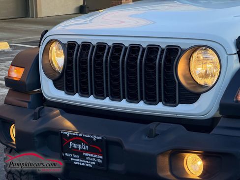 Used 2024 Jeep Wrangler Unlimited Sport image 41