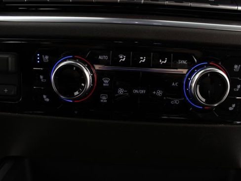 New 2026 GMC Sierra 1500 SLT AWD/4WD image 7