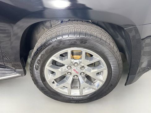 Used 2019 GMC Yukon SLE w/ SLE Value Package image 31