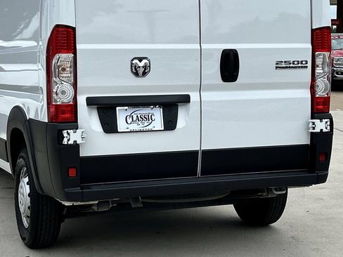 Used 2025 RAM ProMaster 2500 w/ Convenience Group FWD image 6