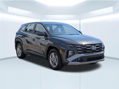 Used 2025 Hyundai Tucson SE FWD image 8