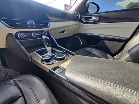 Used 2018 Alfa Romeo Giulia Ti w/ TI Performance Package AWD/4WD image 25
