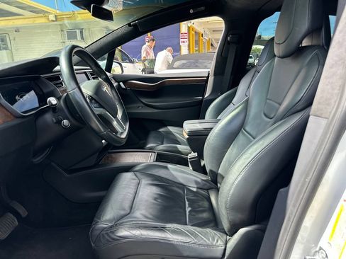 Used 2017 Tesla Model X 75D AWD/4WD image 12