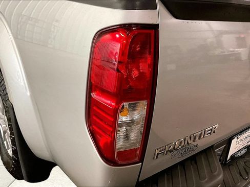 Used 2017 Nissan Frontier SV AWD/4WD image 9