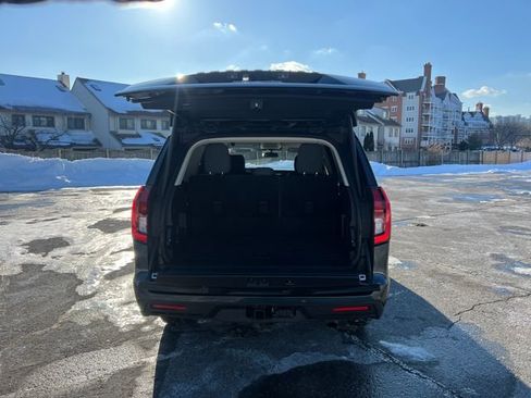 Used 2025 Ford Expedition Active image 29