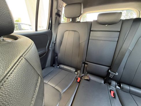 Used 2025 Mercedes-Benz GLB 250 4MATIC image 38