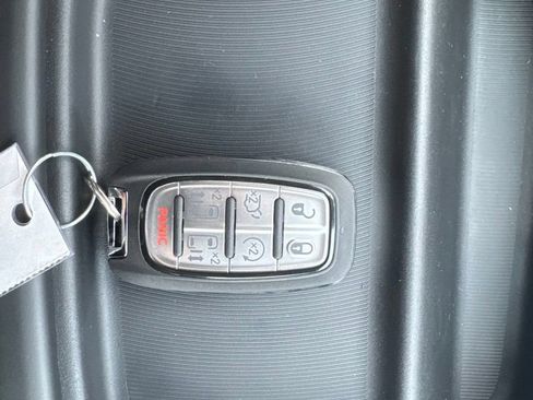 New 2027 Chrysler Pacifica Select AWD/4WD image 19