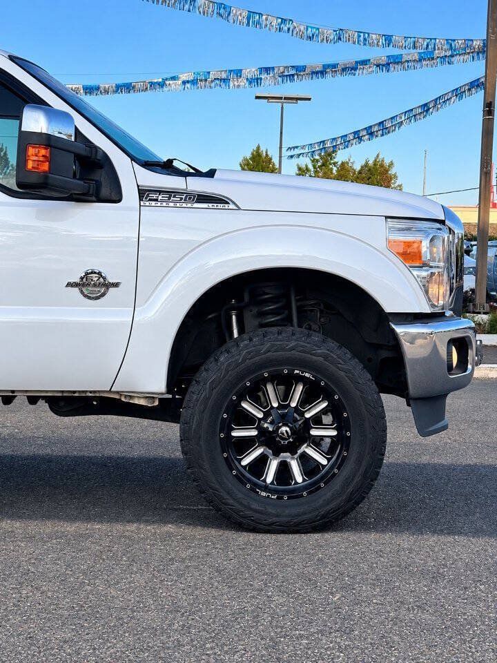 Used 2014 Ford F350 Lariat w/ Lariat Ultimate Package AWD/4WD image 13