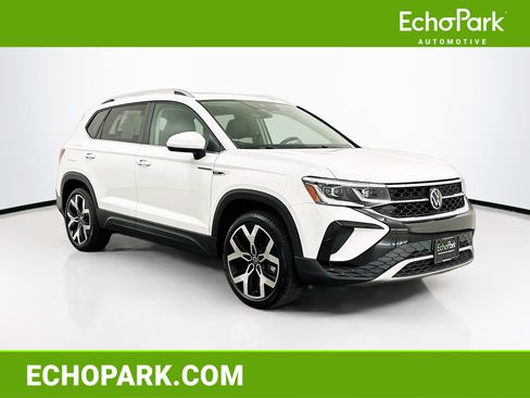 Used 2022 Volkswagen Taos SEL image 1