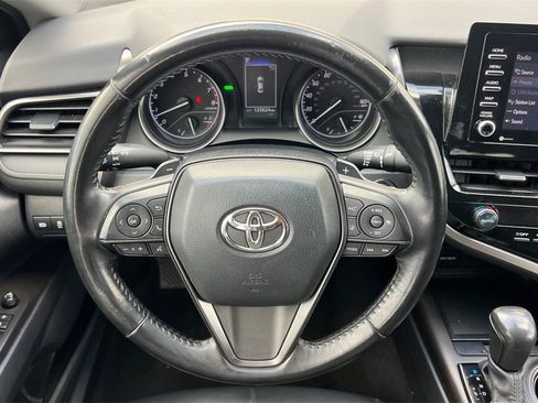 Used 2021 Toyota Camry SE w/ Convenience Package image 13